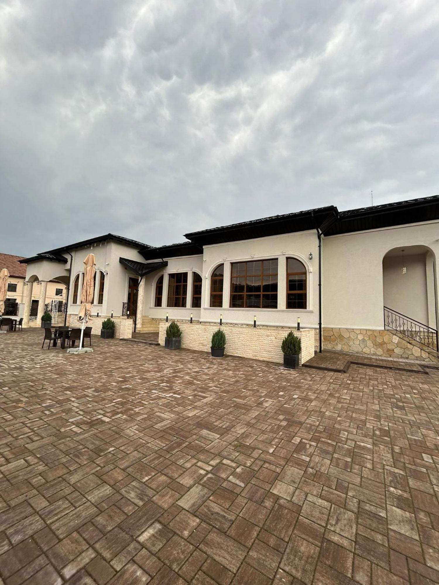 Complex Zeus Leresti Exterior foto